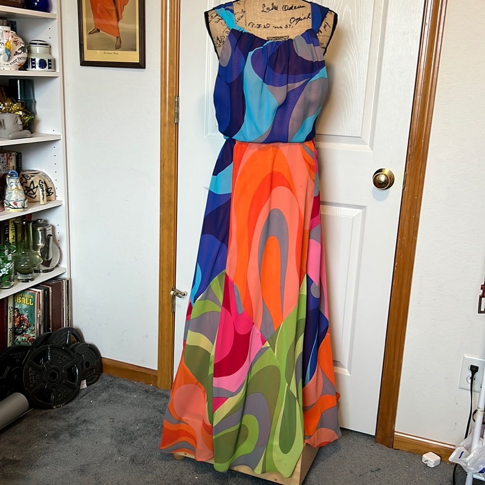 Soft sorrounding dress